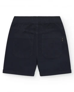 Bermuda bleu marine pour garçon avec taille élastique et cordon multicolore.