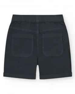 Bermuda gris foncé pour garçon avec taille ajustable et ourlet retroussé.