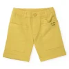Bermuda para niño en color mostaza con bolsillos grandes