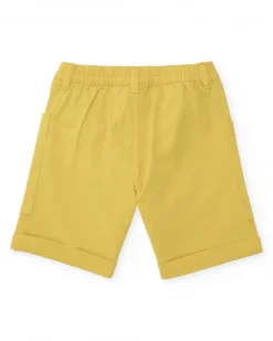 Bermuda para niño en color mostaza con bolsillos grandes