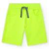 Bermudas pour garçon en jaune avec taille ajustable et poches