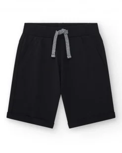 Bermudas pour garçon en noir avec taille ajustable et poches.