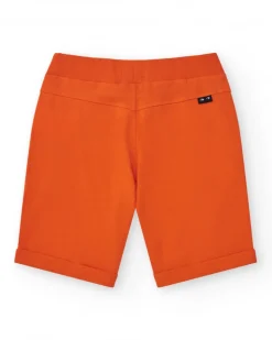 Bermudas pour garçon en rouge avec taille ajustable et poches.