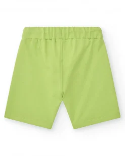 Bermudas pour garçon en vert avec taille élastique et poches latérales.