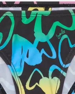Bikini pour fille en noir avec cœurs imprimés et nœud décoratif.