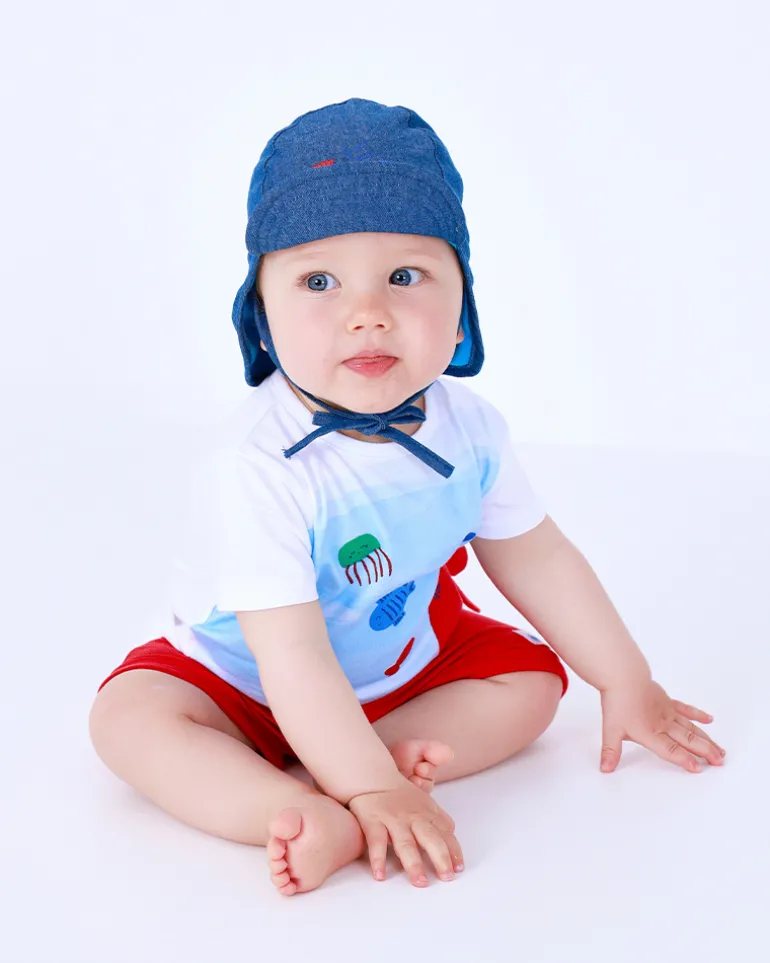 Ensemble en tricot pour garçon avec t-shirt blanc et shorts rouges avec détails blancs