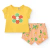 Ensemble pour fille avec t-shirt jaune et pantalon court rose à fleurs