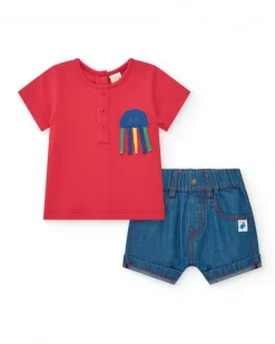 Ensemble pour garçon avec t-shirt rouge et shorts en jean