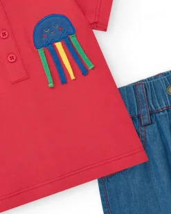 Ensemble pour garçon avec t-shirt rouge et shorts en jean