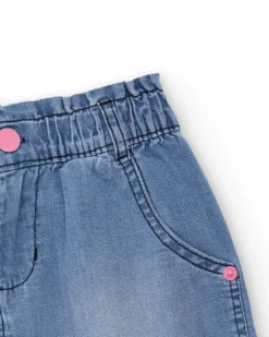 Falda vaquera para niña en azul con estampado de corazón