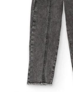 Jean gris avec détails brodés pour fille collection Dark and Roses