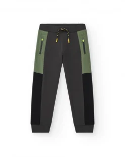 Pantalon pour garçon en gris et vert avec taille ajustable et poches.