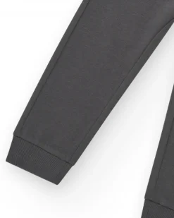 Pantalon pour garçon en gris avec taille élastique et cordon de serrage.