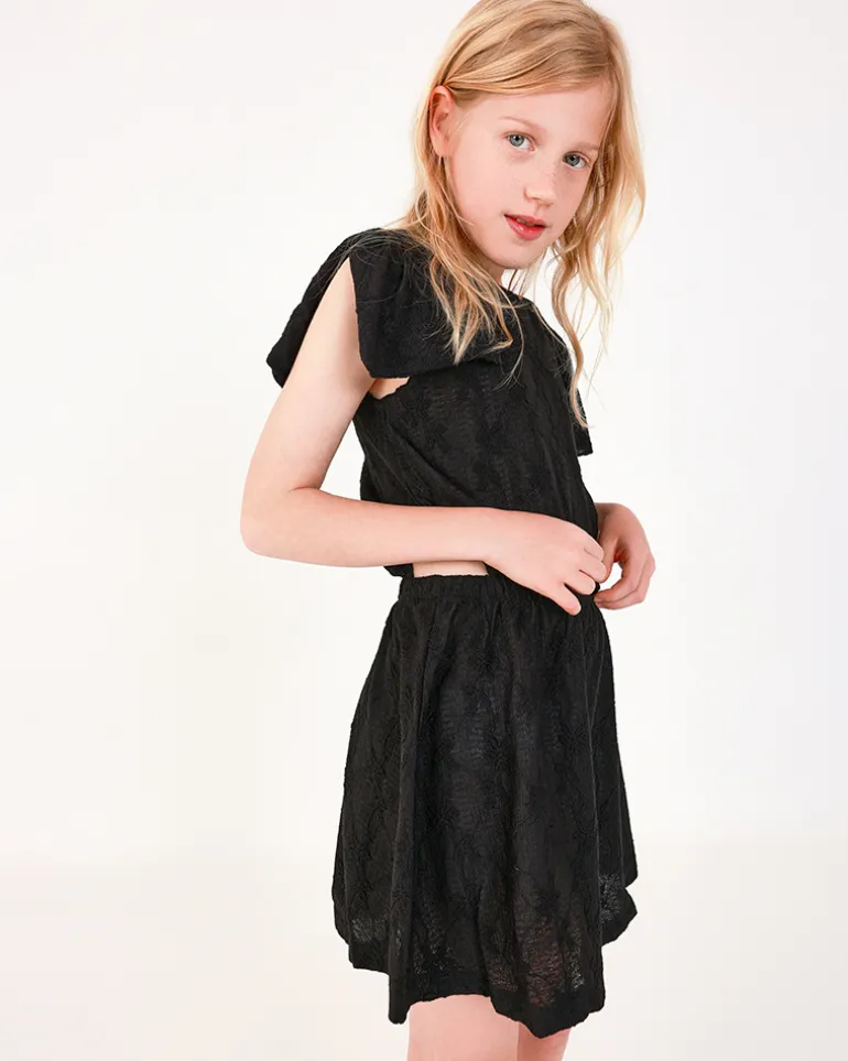 Robe pour fille en noir avec manches courtes bouffantes.