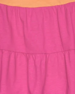 Robe pour fille en plusieurs couleurs avec larges bretelles.