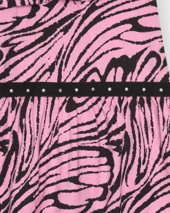 Robe pour fille en rose et noir avec design asymétrique et détails appliqués.