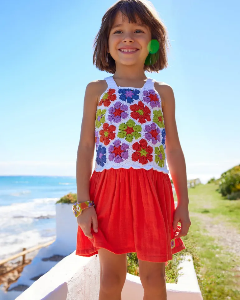 Robe rouge pour fille avec jupe en toile et haut en crochet floral