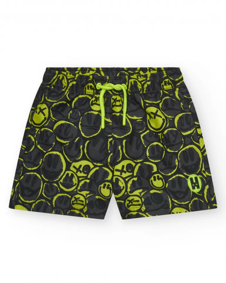 Short de bain noir pour garçon avec imprimé émojis et cordon fluo.