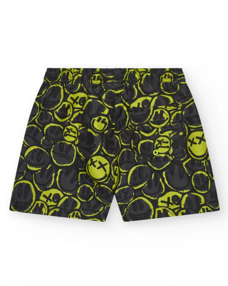 Short de bain noir pour garçon avec imprimé émojis et cordon fluo.