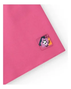Short rose pour fille avec cordon jaune et écusson