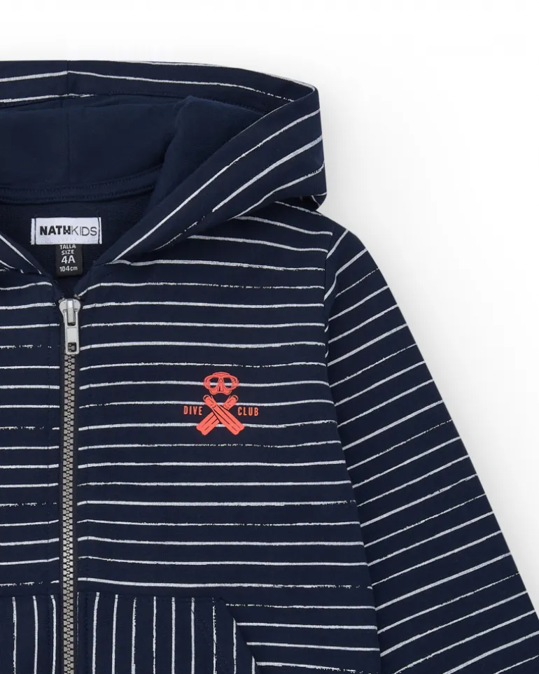 Sweatshirt pour garçon en bleu avec fermeture éclair et poches.