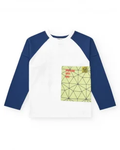 T-shirt à manches longues pour garçon en blanc avec poche verte.