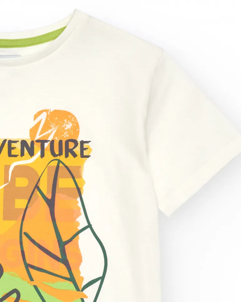 T-shirt écru pour garçon avec imprimé graphique multicolore.