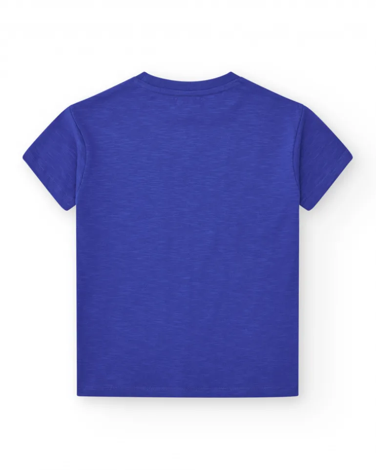 T-shirt pour garçon en bleu avec phrase imprimée.