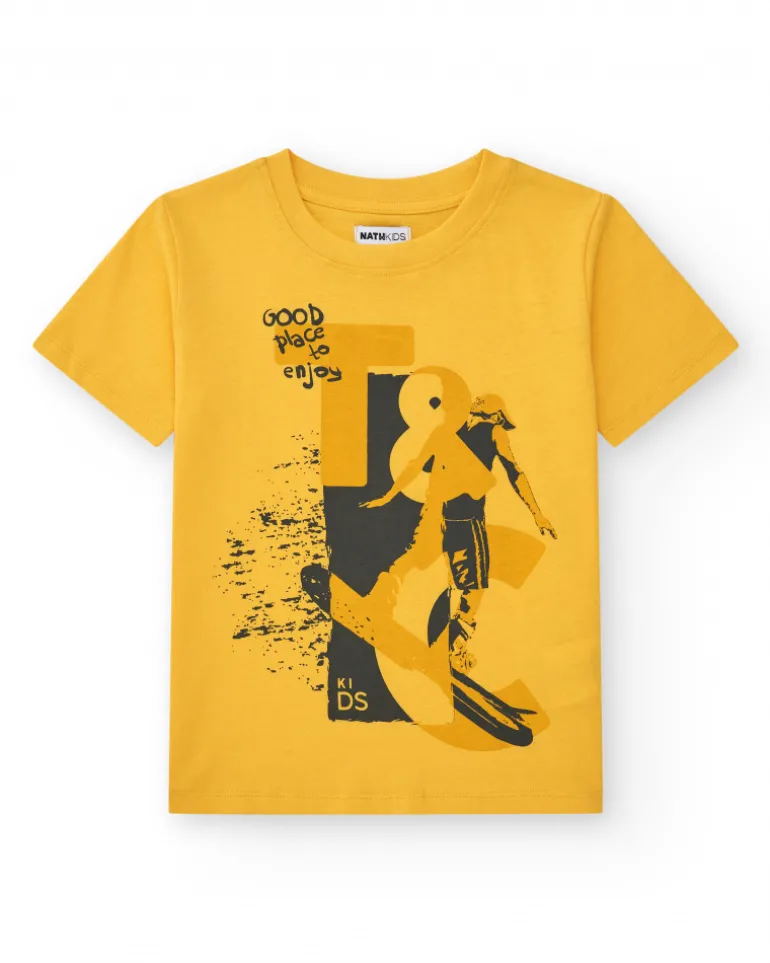 T-shirt pour garçon en jaune avec imprimé frontal.