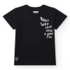 T-shirt pour garçon en noir avec imprimé blanc.