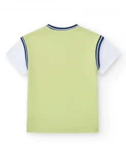 T-shirt pour garçon en vert avec manches blanches et texte accrocheur.
