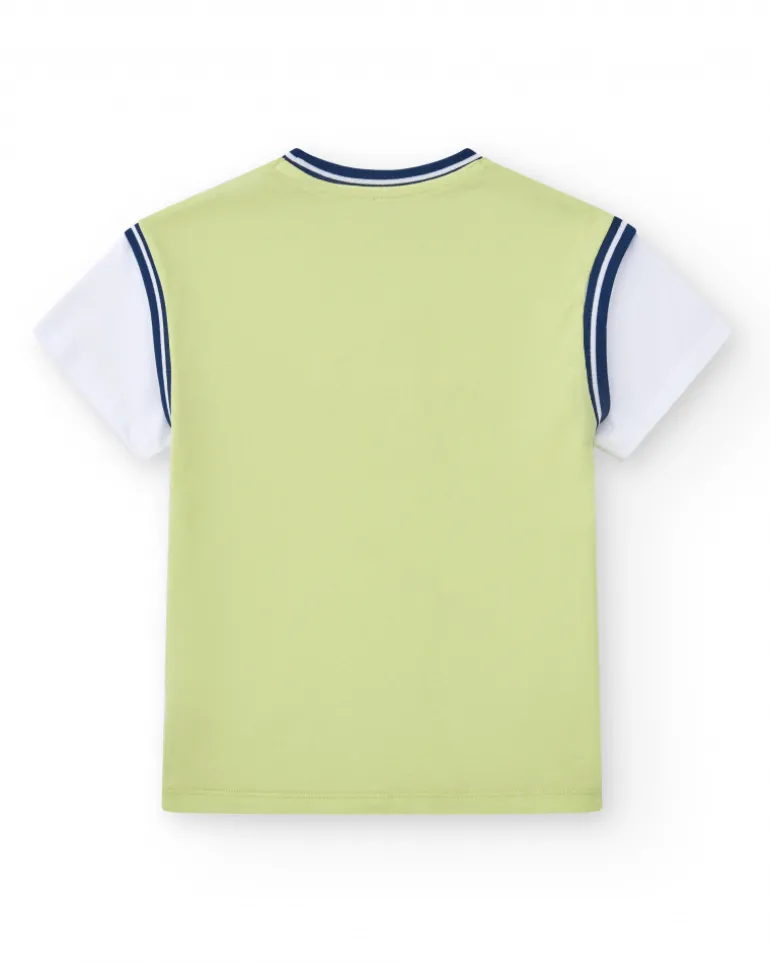 T-shirt pour garçon en vert avec manches blanches et texte accrocheur.